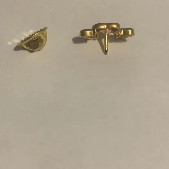 3/$5 Mix Metal Heart Pin - Picture 4 of 6